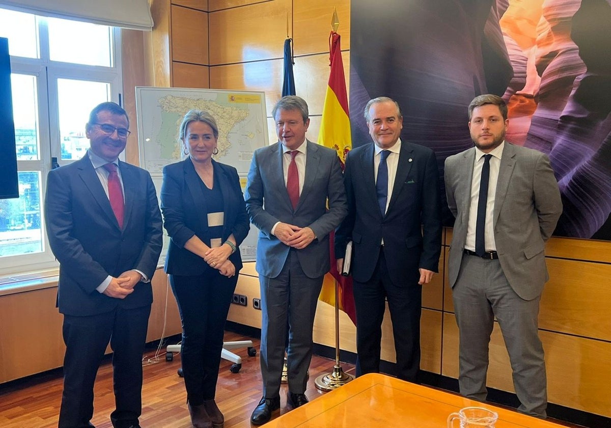 Asistentes a la reunión del pasado lunes en el Ministerio de Transportes