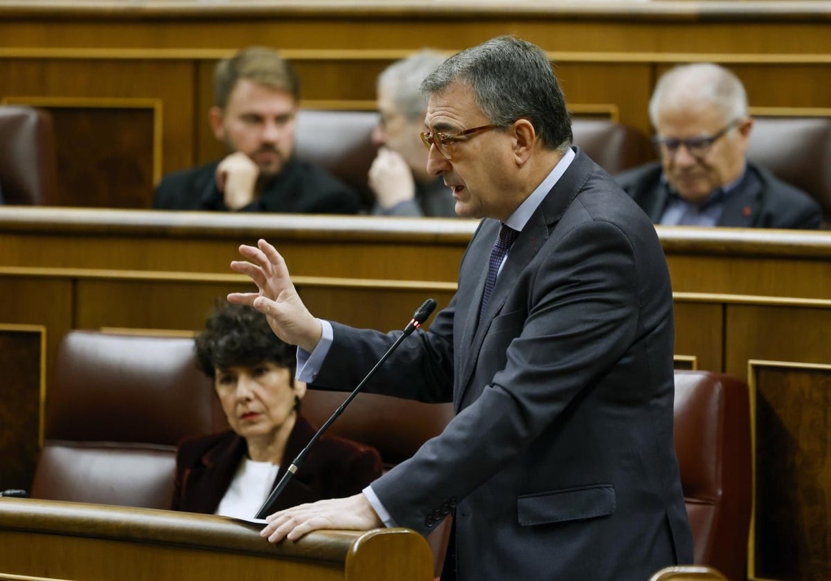 El portavoz del Grupo Parlamentario Vasco en el Congreso, Aitor Esteban