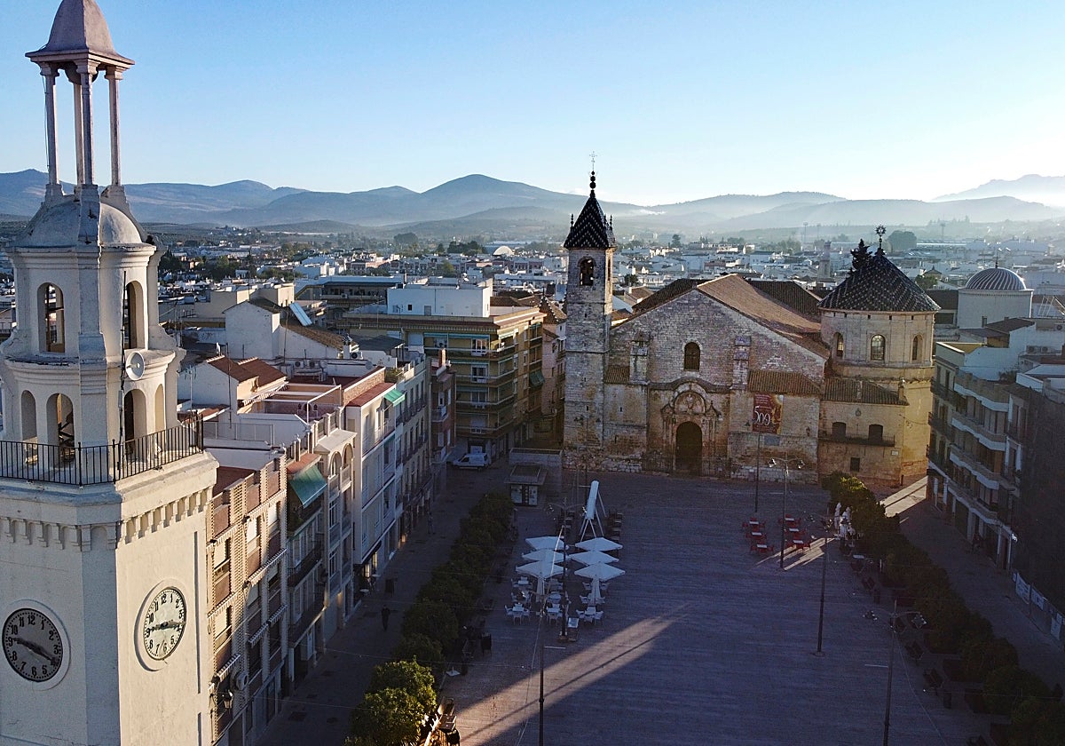 Vista panorámica de la Plaza Nueva desde el Ayuntamiento de Lucena