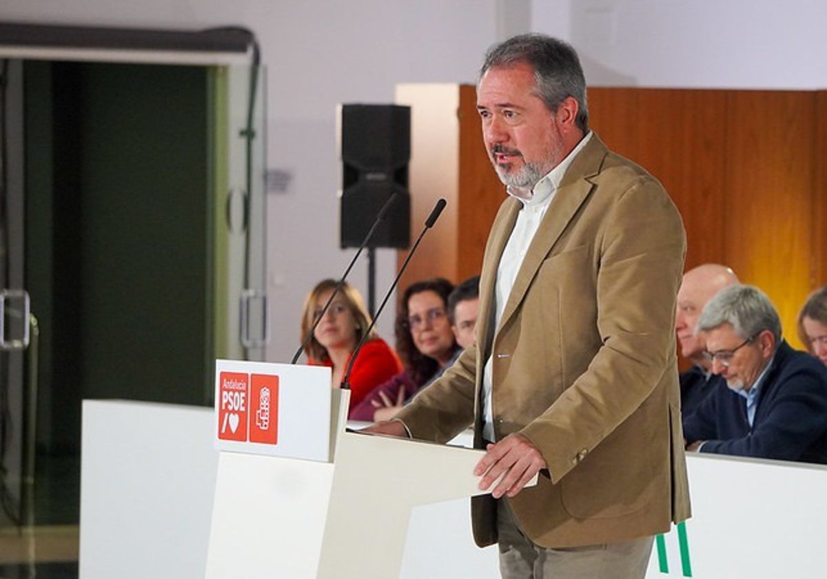 Juan Espadas en el comité regional en Jaén