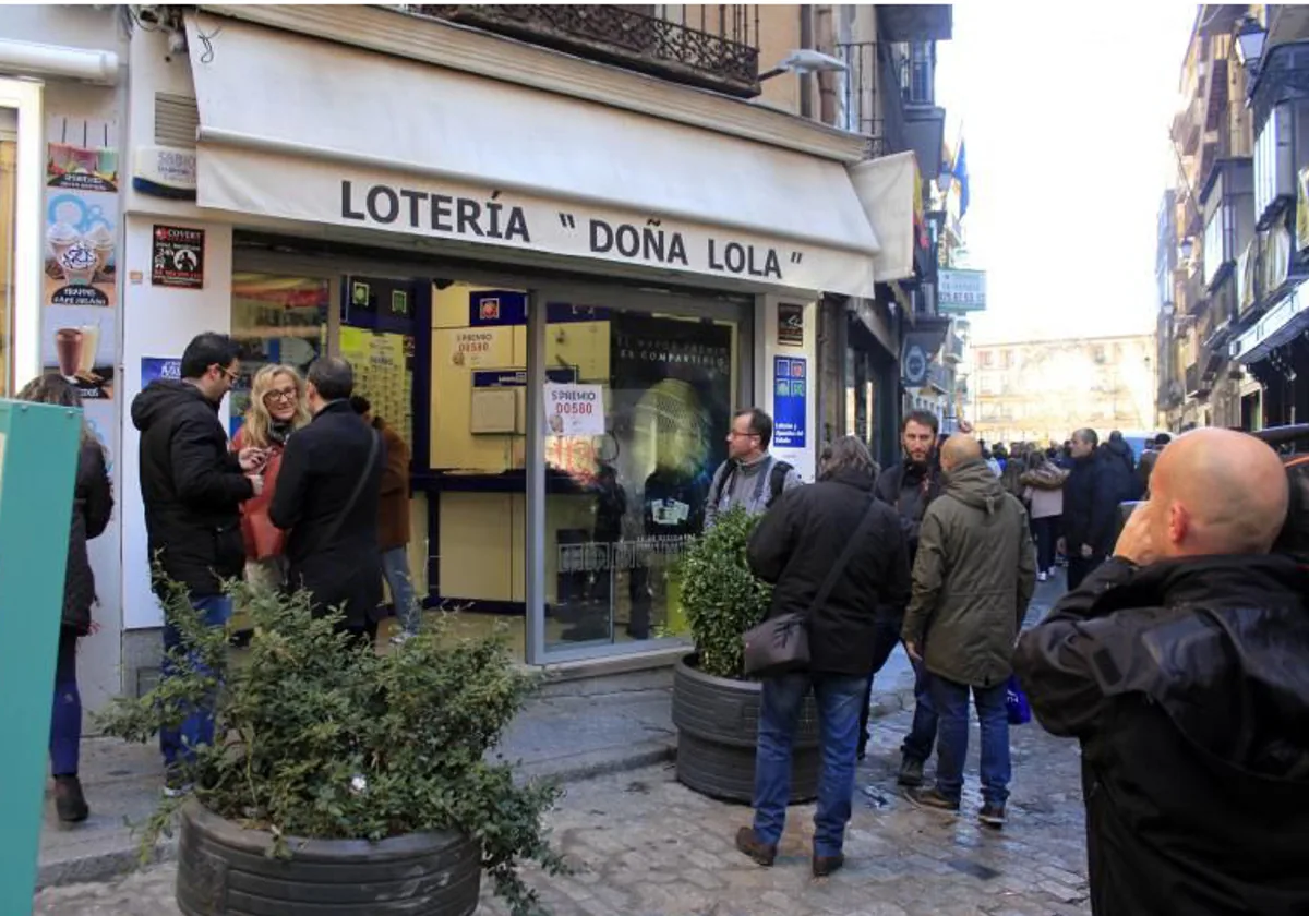 Doña Lola, una de las loterías más populares de la ciudad, en el Casco Histórico