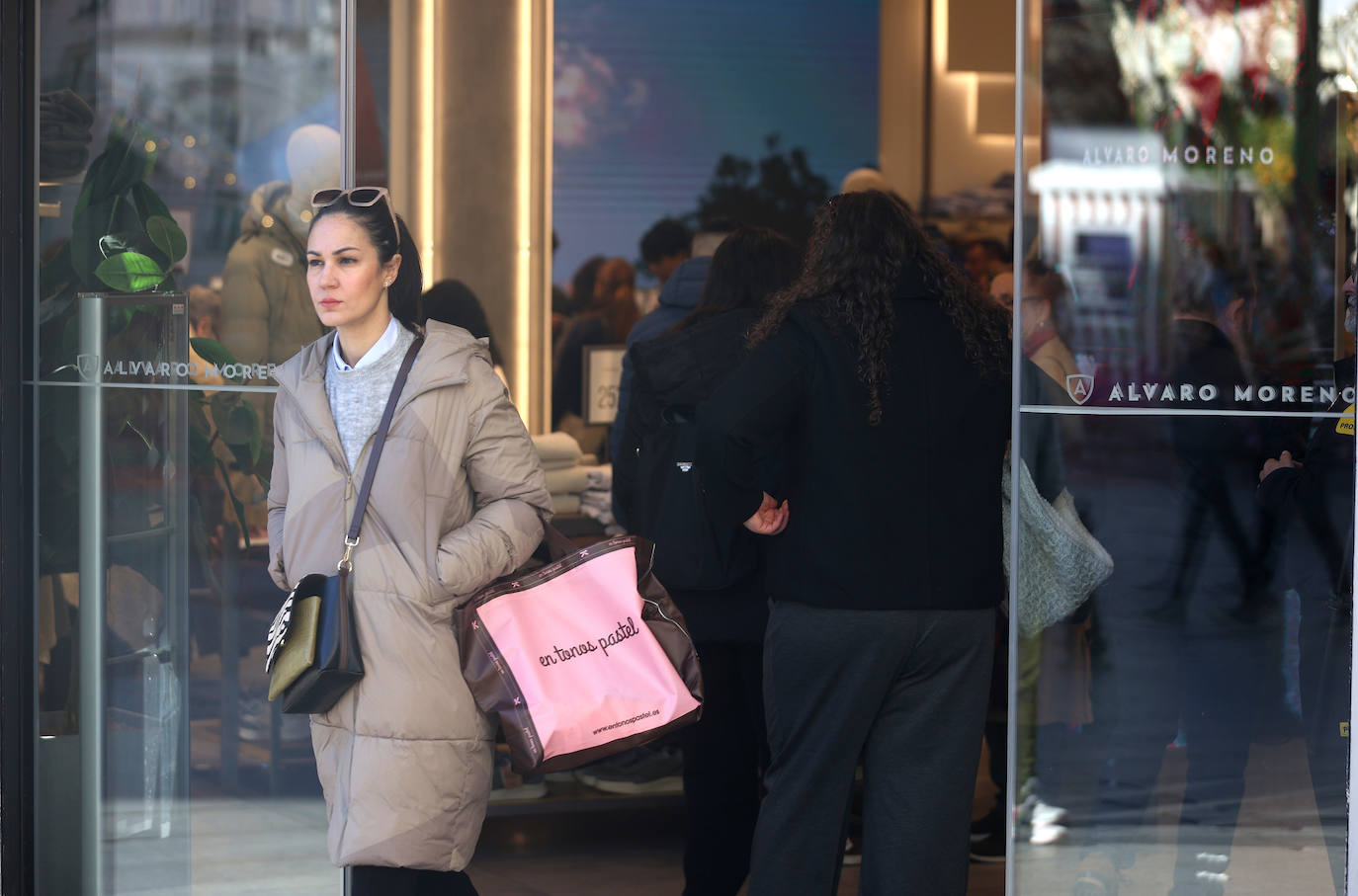 Las populares compras de regalos navideños en el Centro, en imágenes