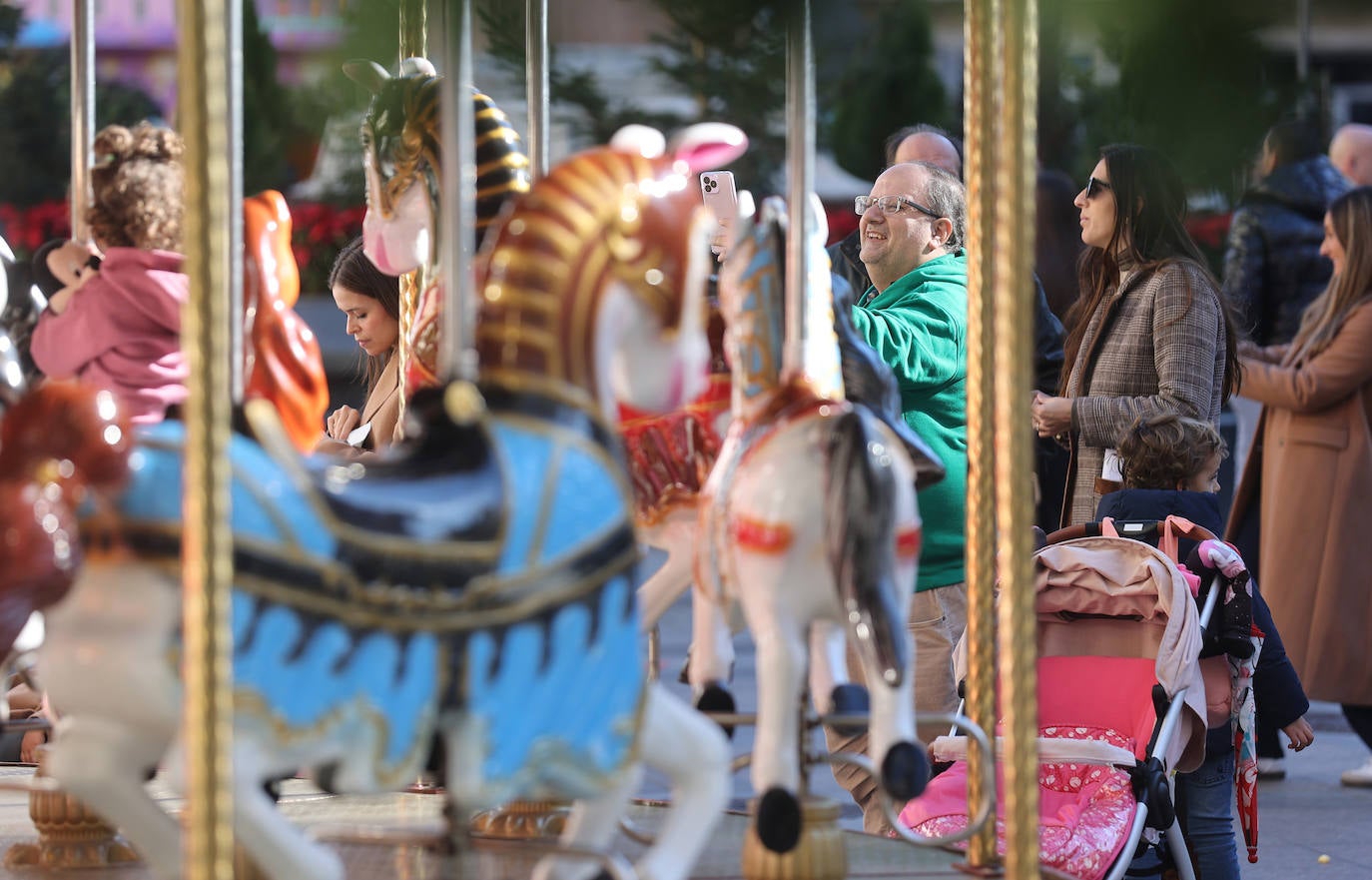 Las populares compras de regalos navideños en el Centro, en imágenes