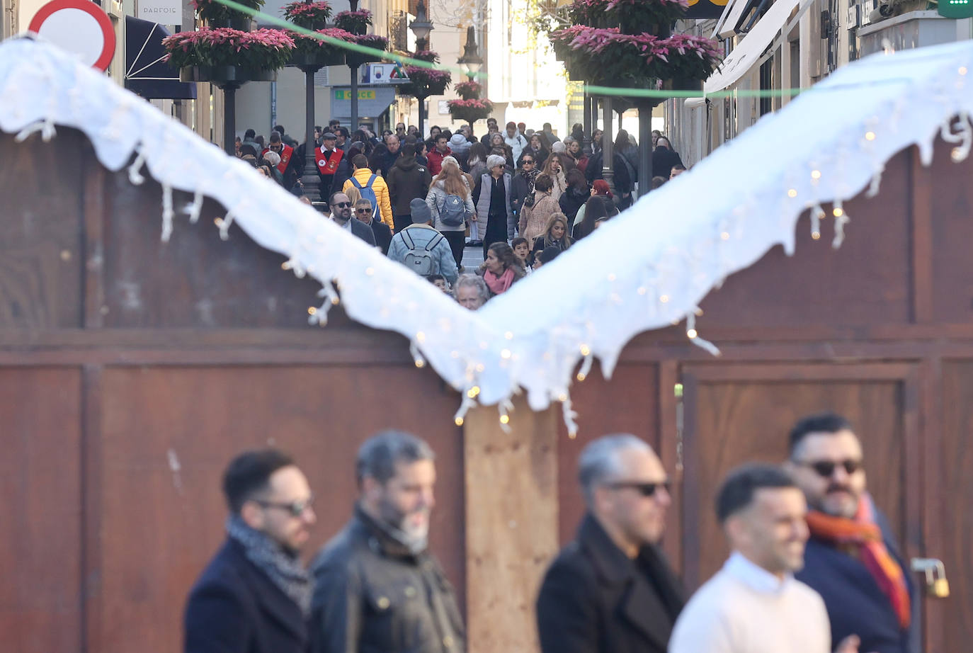 Las populares compras de regalos navideños en el Centro, en imágenes