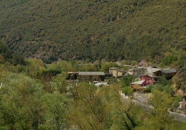 Desayunos de tenedor, crónica negra y diez millones del tercer premio de la Lotería de Navidad tras la barra del Can Mariano del Pirineo