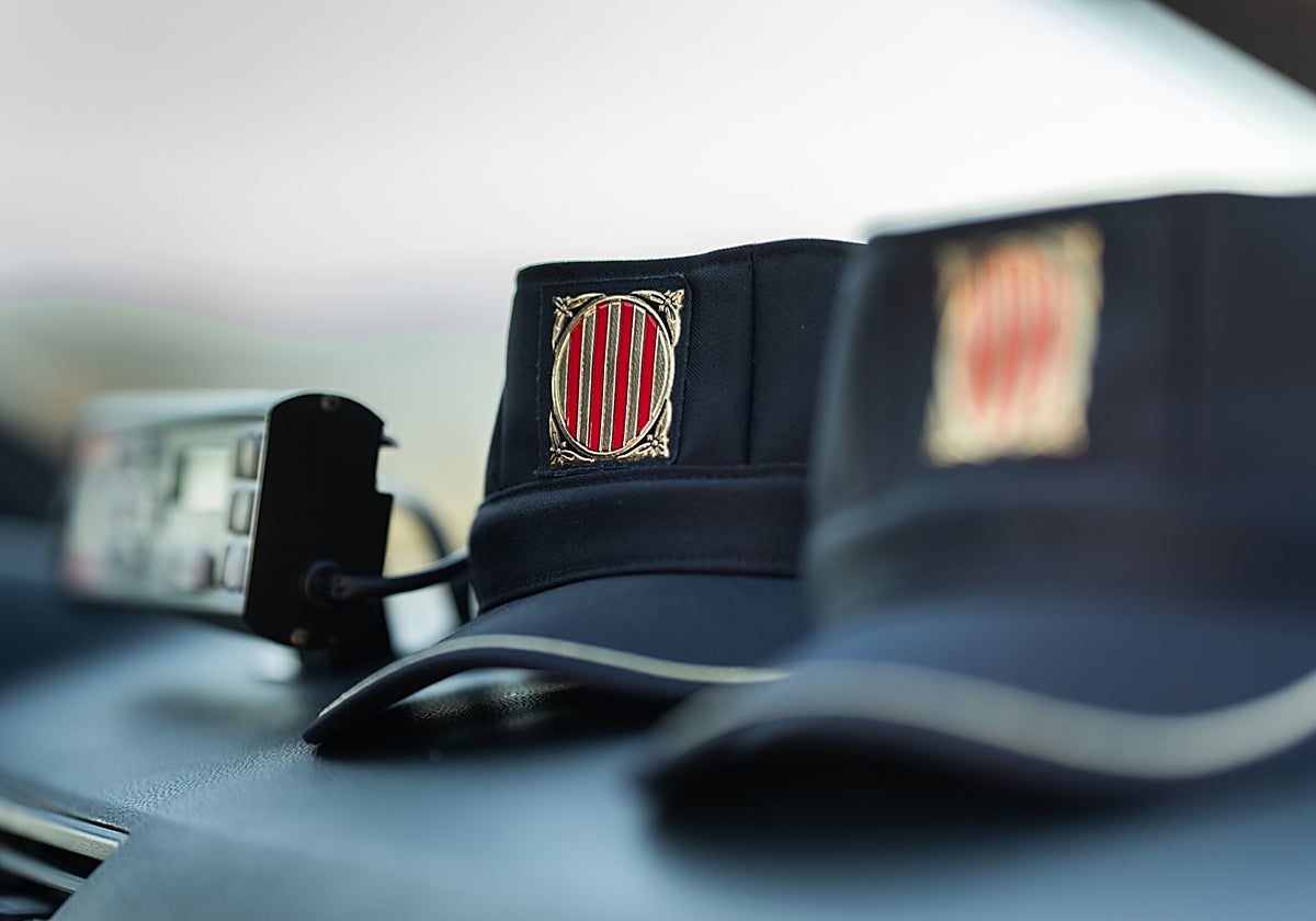 Interior de un coche patrulla de la Policía catalana