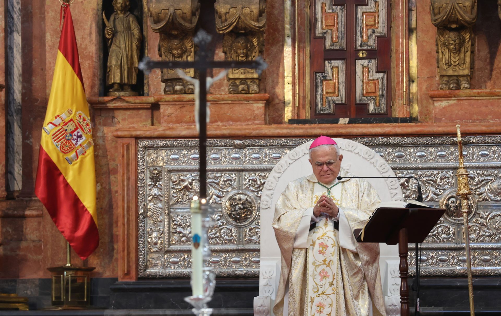 La solemne misa de Navidad en la Catedral de Córdoba, en imagenes