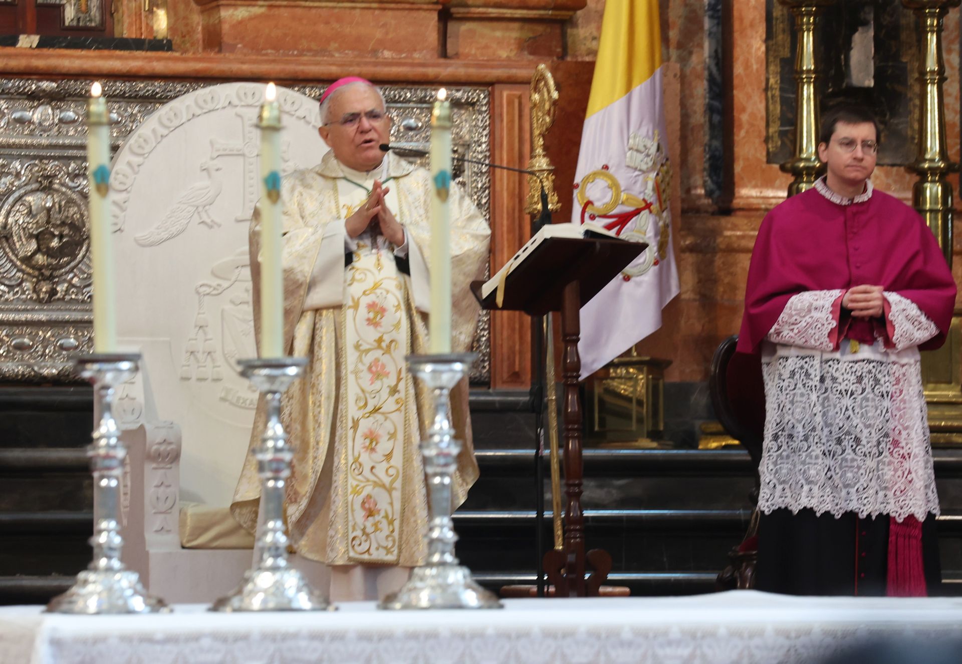 La solemne misa de Navidad en la Catedral de Córdoba, en imagenes