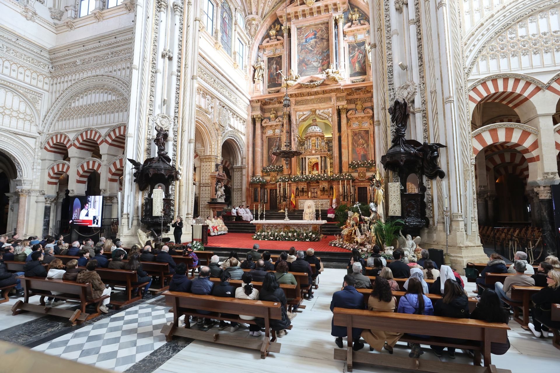 La solemne misa de Navidad en la Catedral de Córdoba, en imagenes