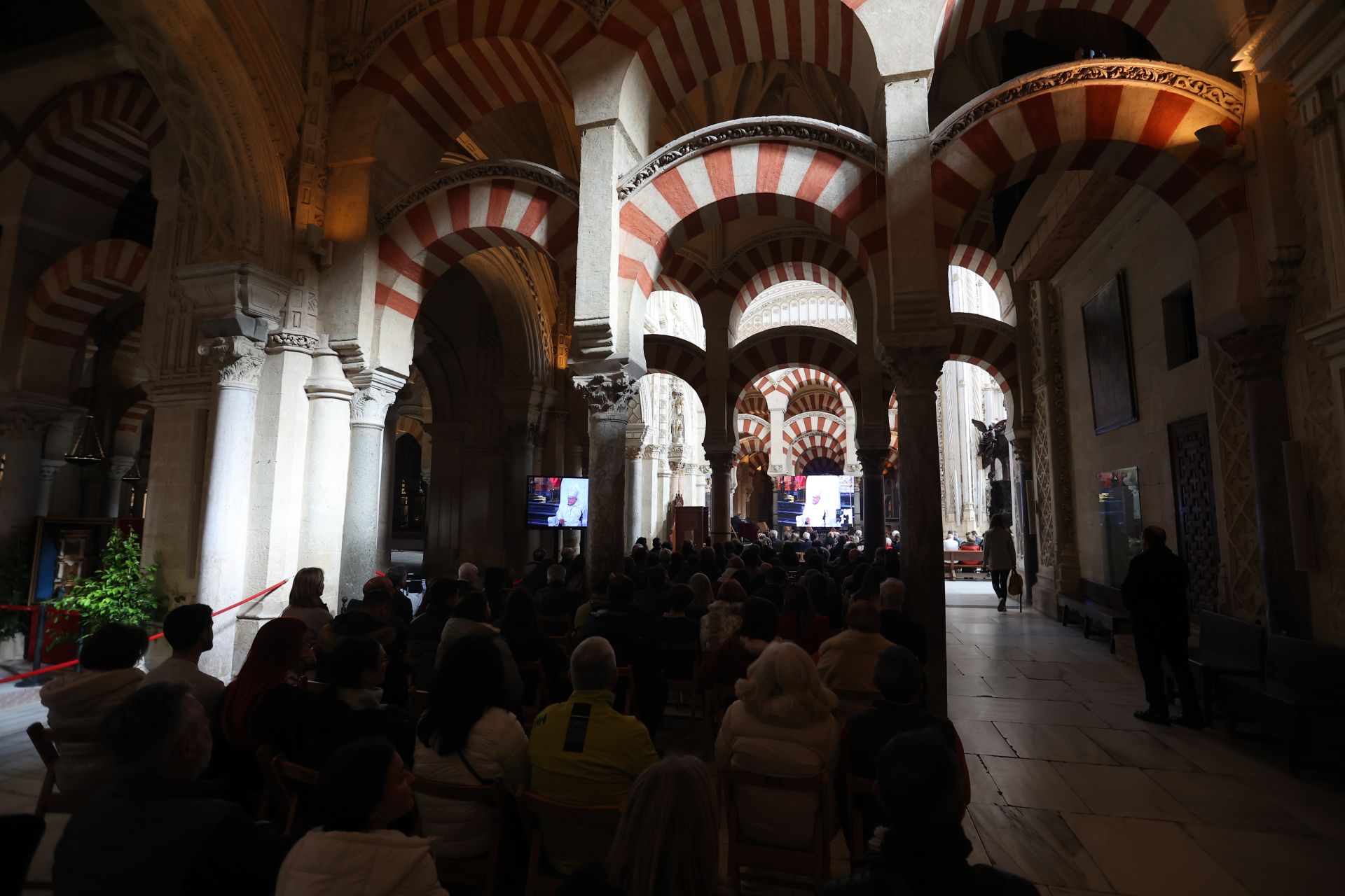 La solemne misa de Navidad en la Catedral de Córdoba, en imagenes