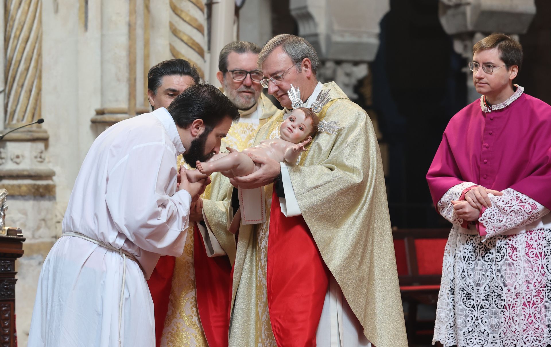 La solemne misa de Navidad en la Catedral de Córdoba, en imagenes