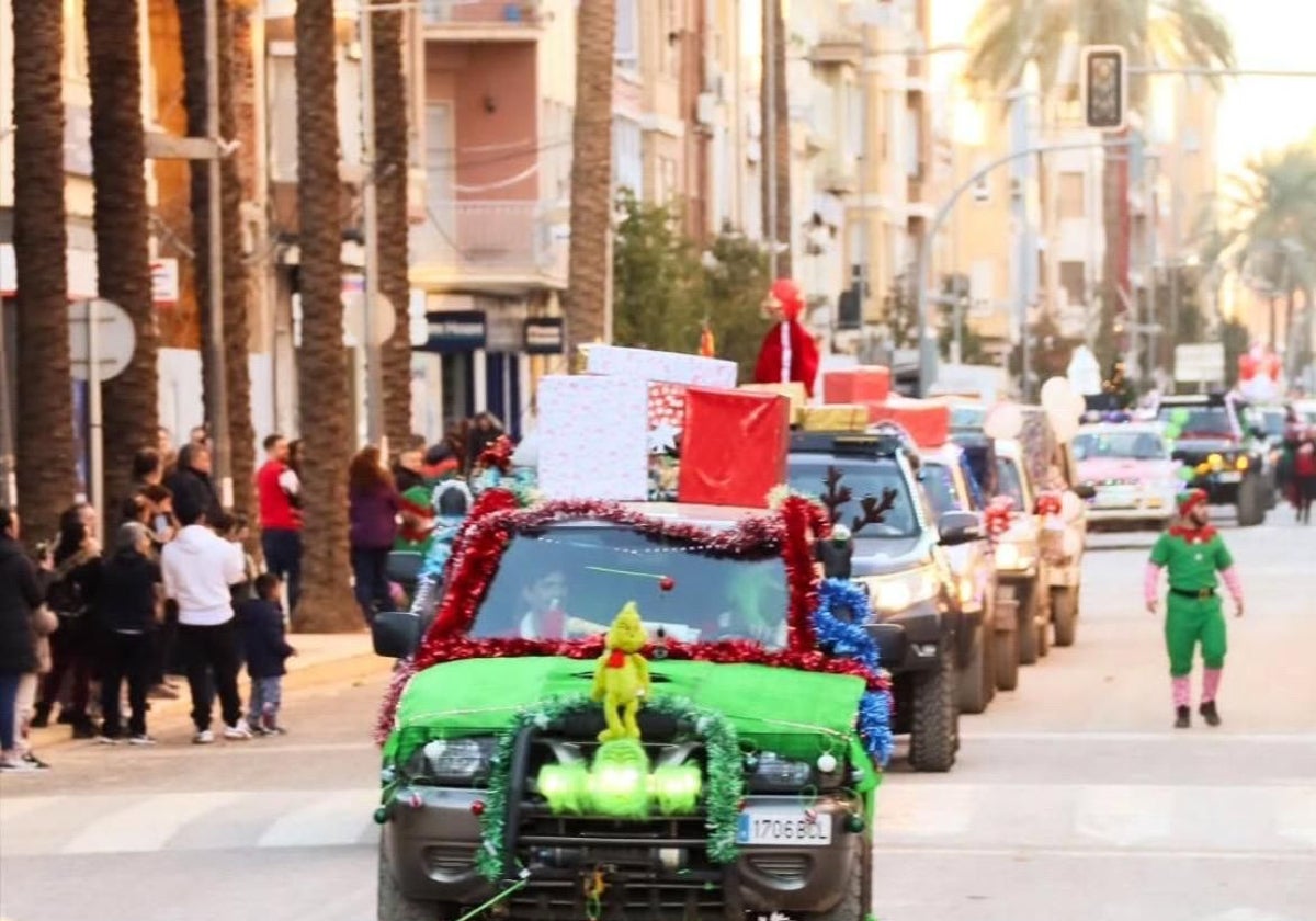 Cabalgata de vehículos 4x4 en Catarroja para acompañar a Papá Noel