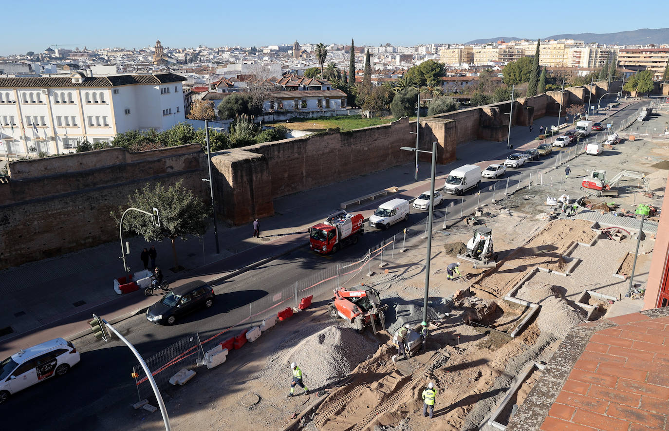 Las obras en la Ronda del Marrubial y en la carretera de Trassierra en Córdoba, en imágenes