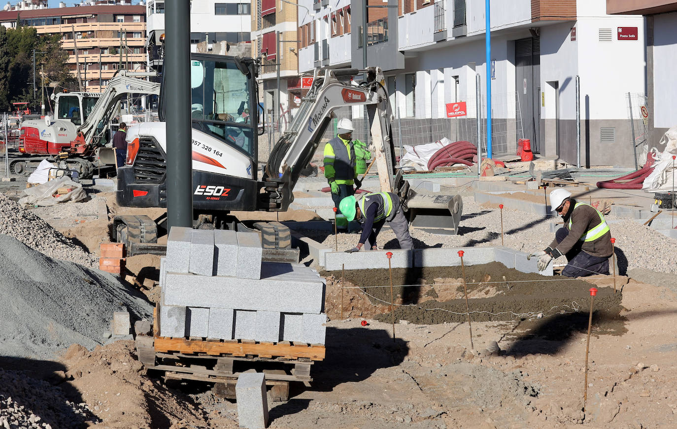 Las obras en la Ronda del Marrubial y en la carretera de Trassierra en Córdoba, en imágenes