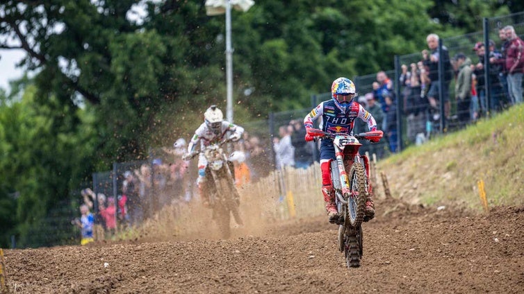 Hospitalizado un joven de 14 años tras sufrir un accidente de moto en el circuito Jorge Prado de Recas