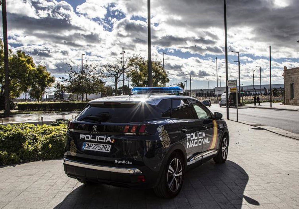 Un vehículo de la Policía Nacional