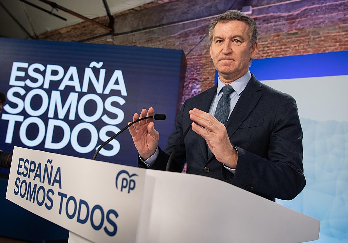 El presidente del Partido Popular, Alberto Núñez Feijóo, durante su intervención para realizar balance del año 2024