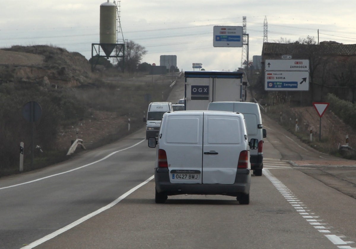 Tramo de la carretera N-232 entre Mallén y Figueruelas