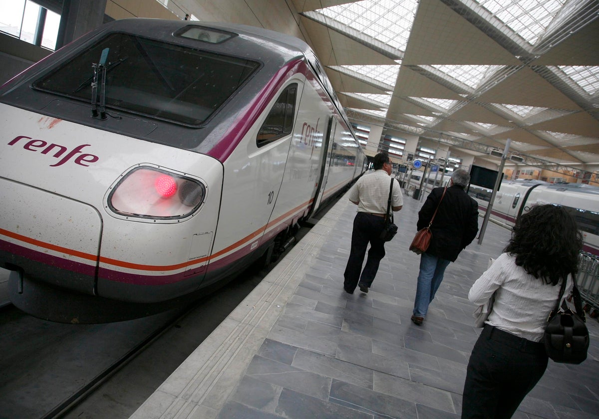 Estación de Renfe en Delicias, Zaragoza. El nuevo servicio entre Huesca y Madrid tendrá parada en la capital aragonesa