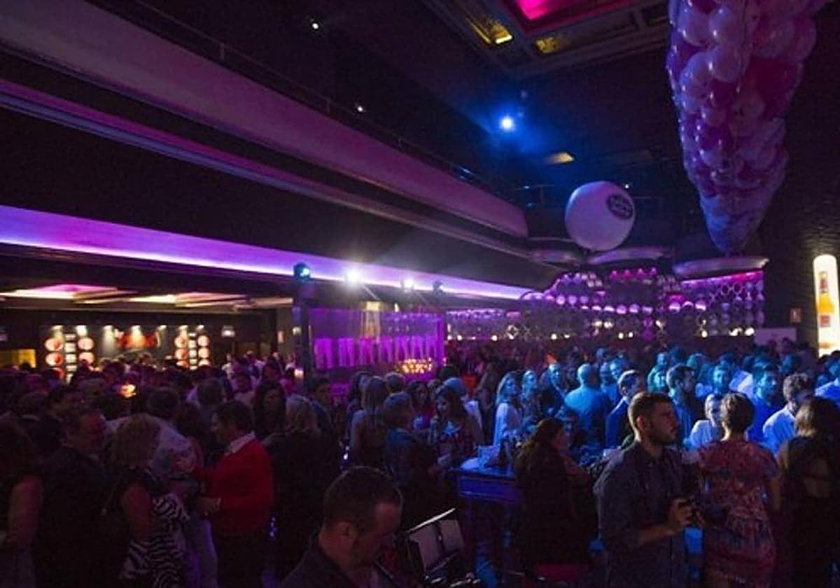 Salir de fiesta, un clásico en la Nochevieja de Granada y de cualquier ciudad