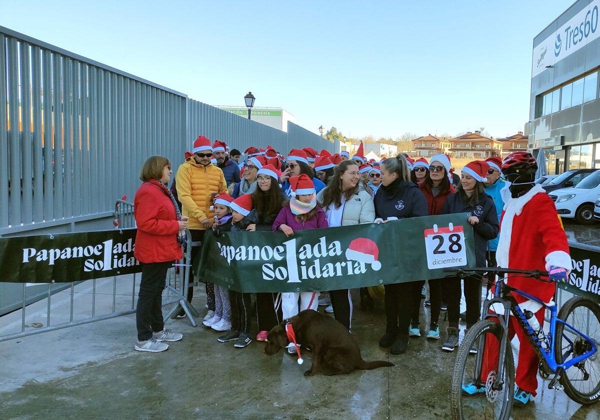 Casi 500 personas participan en la Papanoelada Solidaria a beneficio de Autismo Ávila