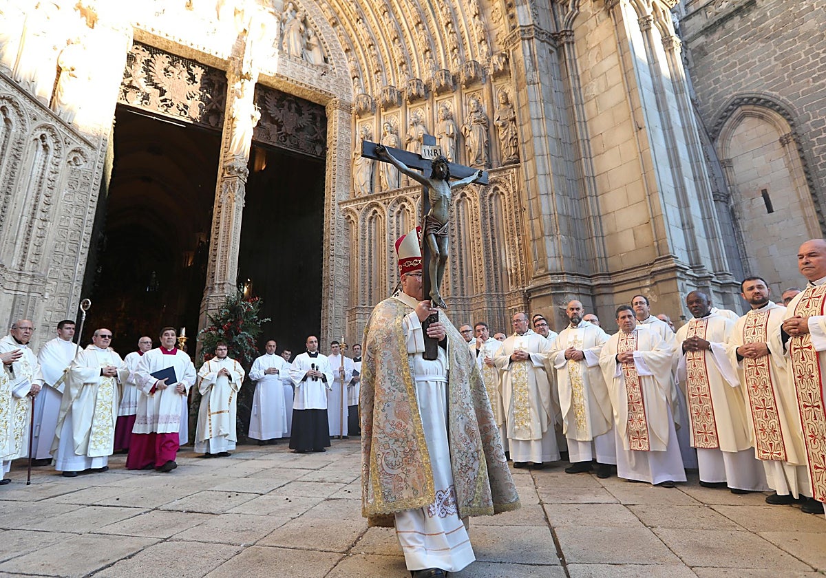 La procesión entró en la catedral toledana por la Puerta de Reyes