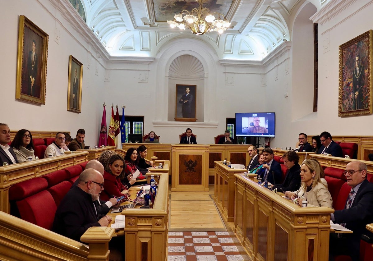 El Pleno aprueba su presupuesto de 2025: 109 millones para «mejorar la vida de los vecinos de Toledo»