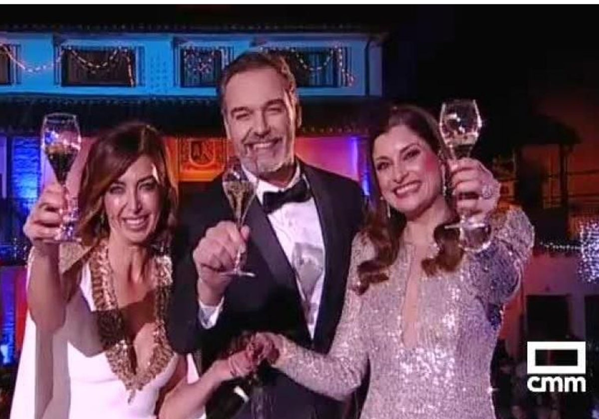 Mariló Leal, Carlos Macías y Lucía Escribano, presentadores de las Campanadas en la televisión regional