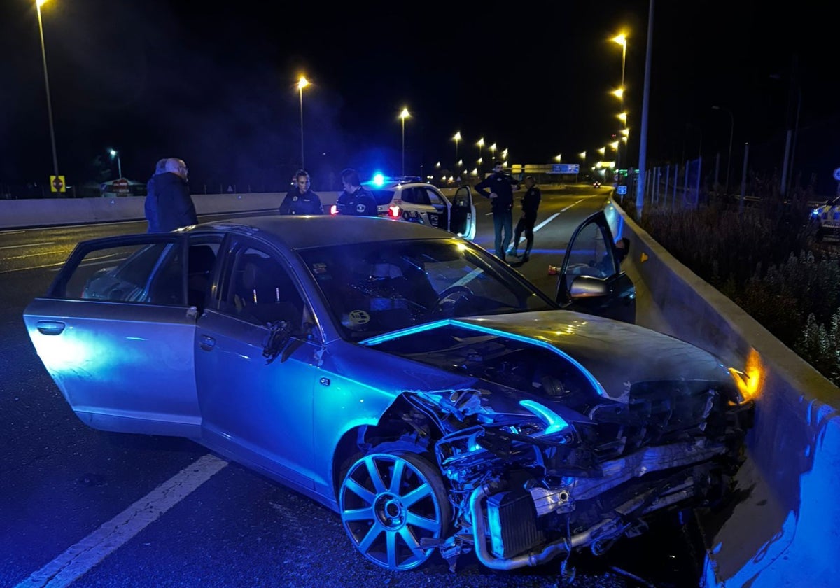 El coche robado donde escapaba el detenido