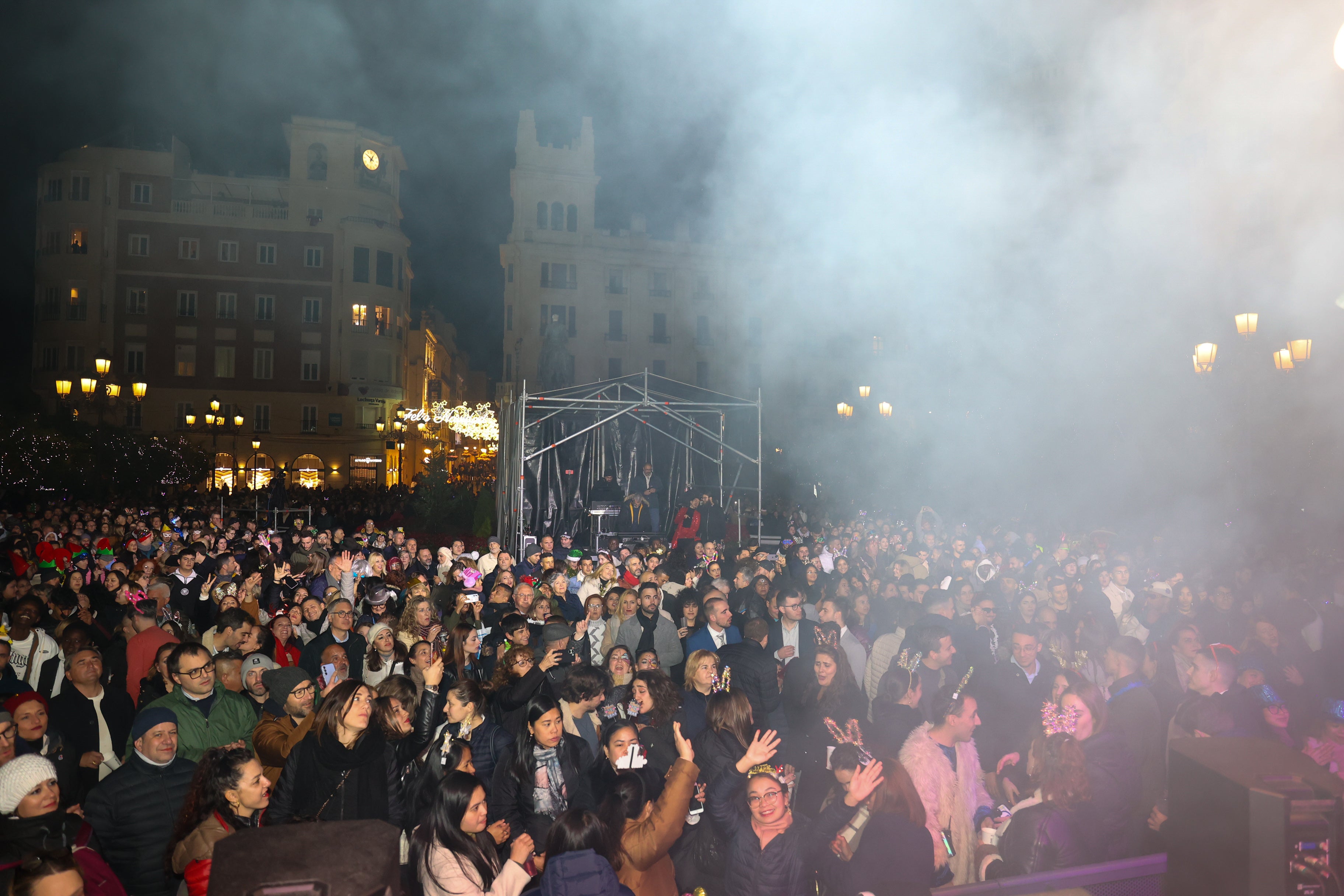 El gran ambiente de Las Tendillas en Nochevieja, en imágenes