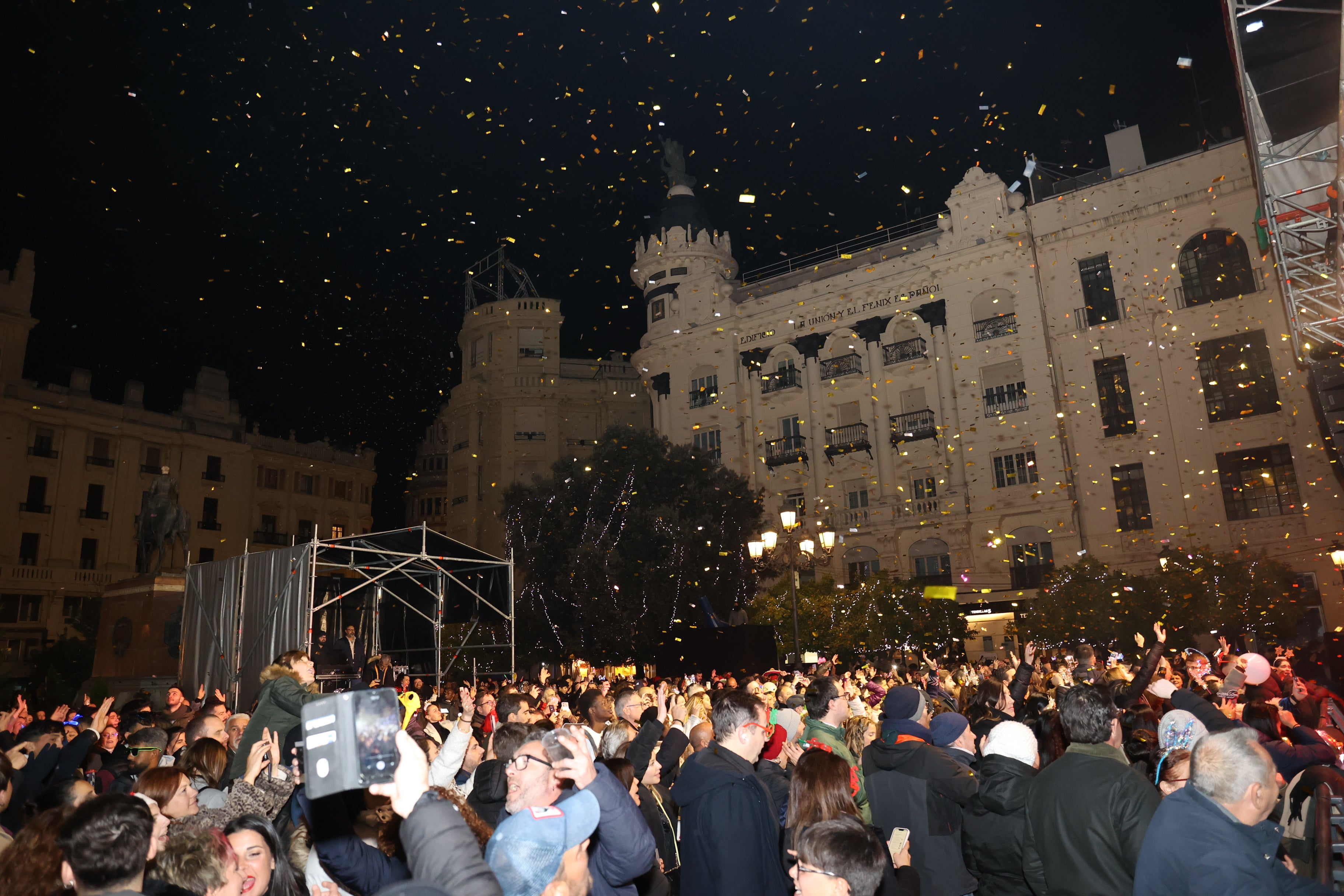El gran ambiente de Las Tendillas en Nochevieja, en imágenes
