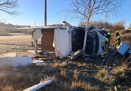 Muere un camionero de 44 años en el vuelco de su vehículo en la CL-631 en Toreno (León)