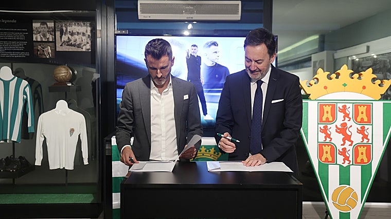 Iván Ania renueva con el Córdoba CF hasta 2026 y asegura la continuidad del proyecto