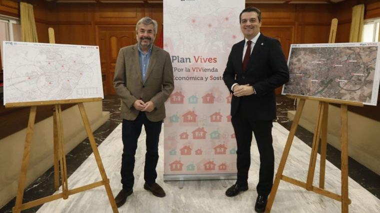 El edil de Urbanismo y el alcalde, en la presentación del plan de alojamientos para jóvenes