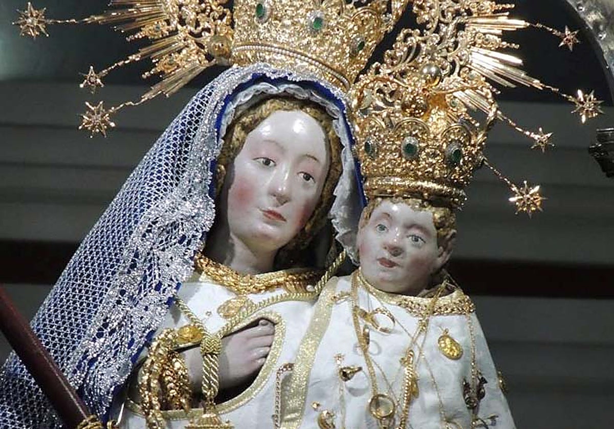 Investigan el robo de parte de las joyas de la patrona de Iznájar, la Virgen de Antigua y Piedad