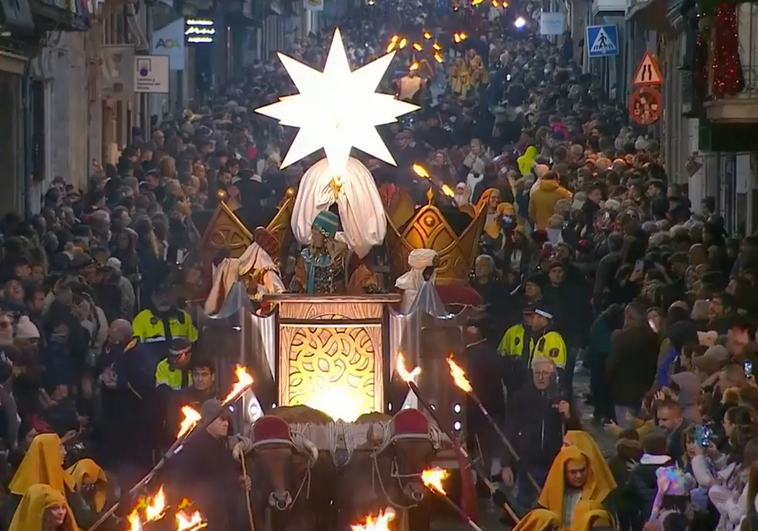 À Punt retransmite la Cabalgata de Reyes de Alcoy, la más antigua de España