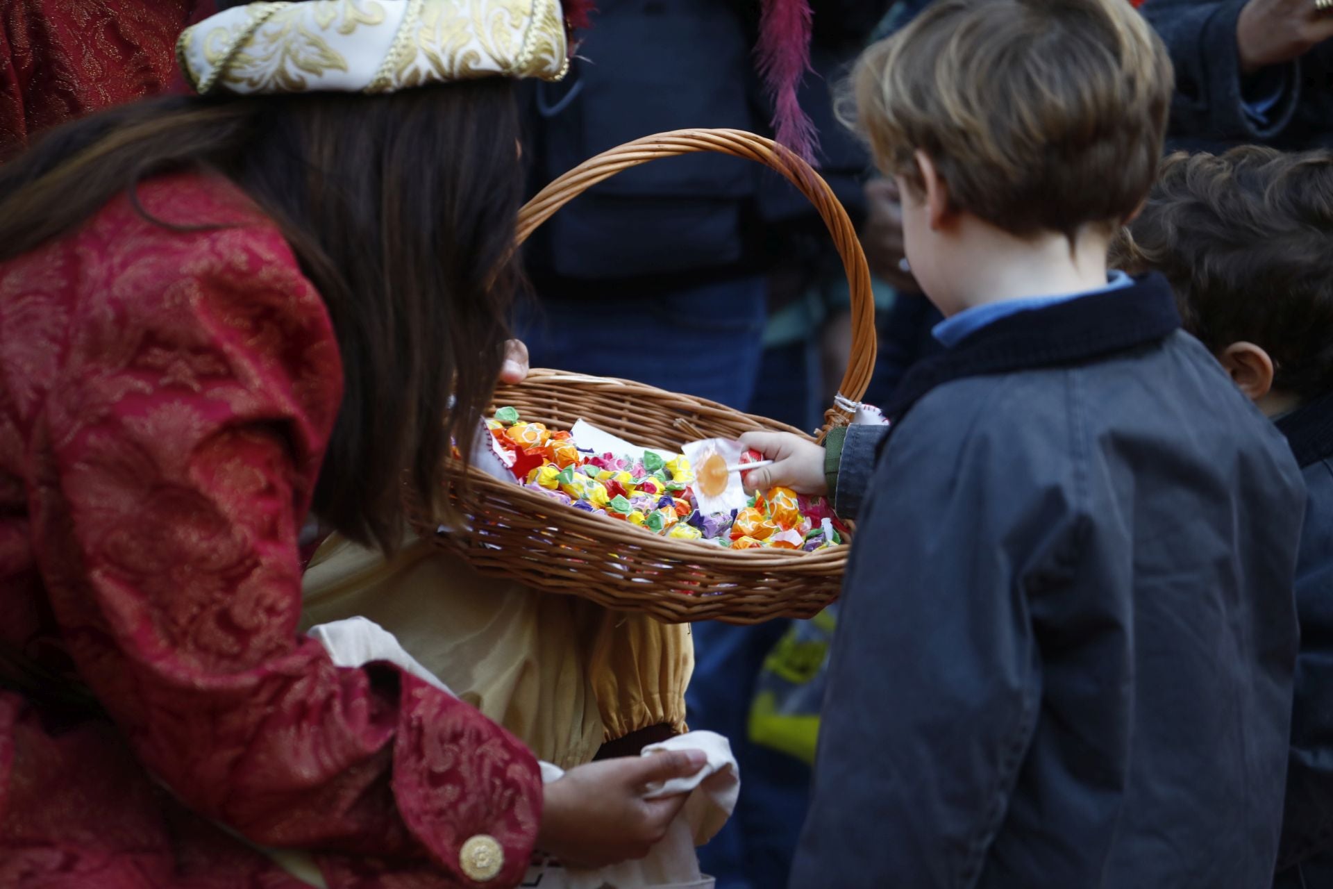 El populoso desfile de la cartera real en Córdoba, en imágenes