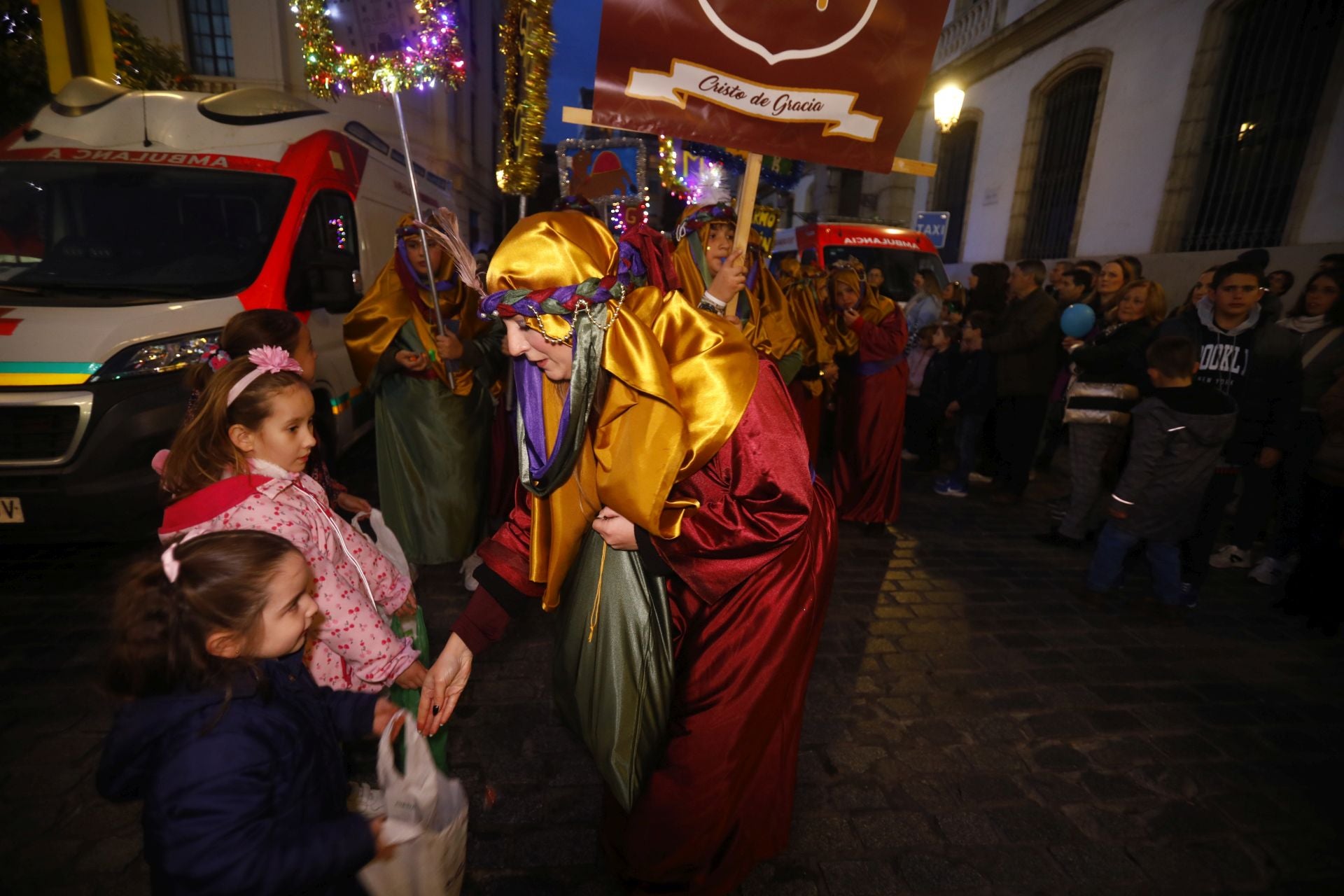 El populoso desfile de la cartera real en Córdoba, en imágenes