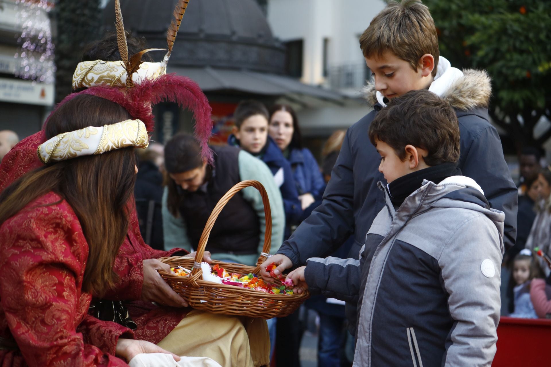 El populoso desfile de la cartera real en Córdoba, en imágenes