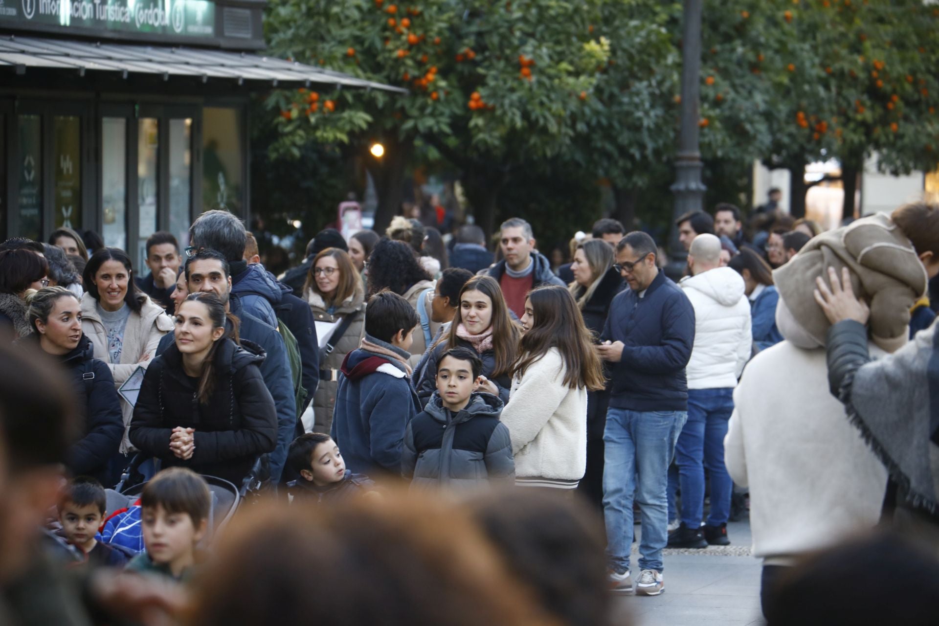 El populoso desfile de la cartera real en Córdoba, en imágenes