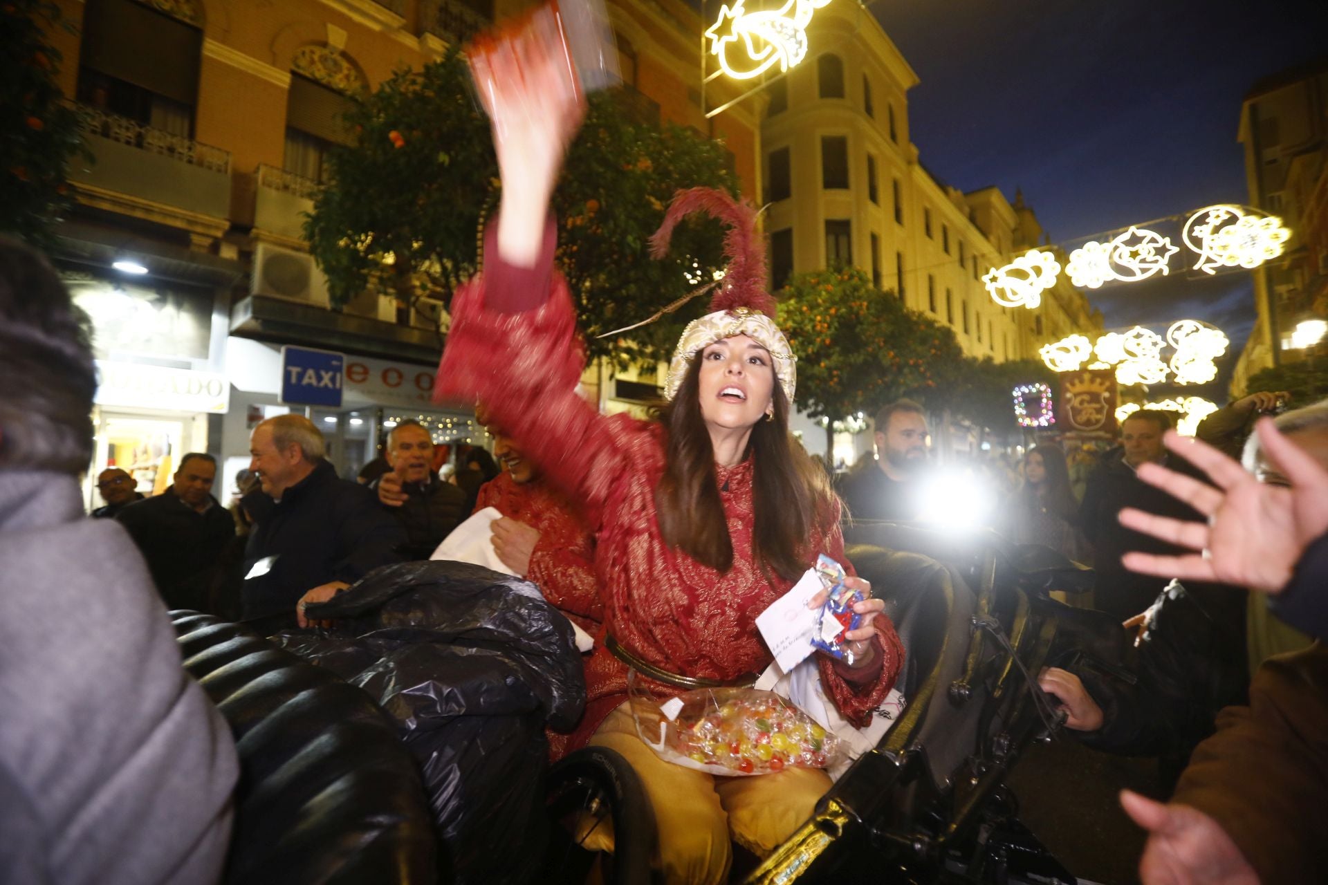 El populoso desfile de la cartera real en Córdoba, en imágenes