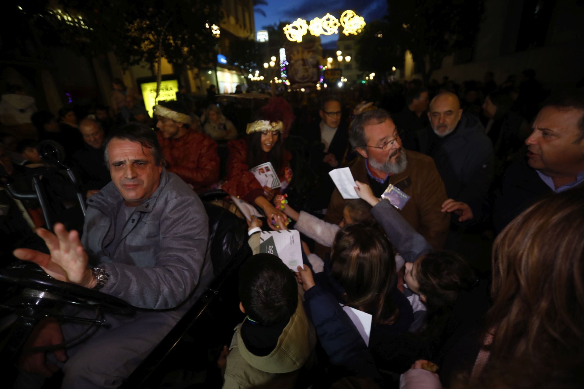 El populoso desfile de la cartera real en Córdoba, en imágenes