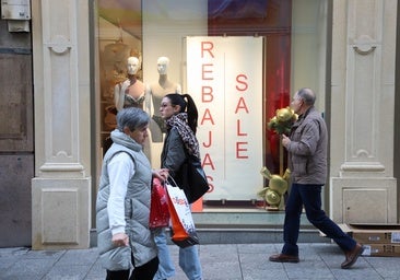 Las rebajas adelantadas en Córdoba: «Al final estamos seis meses de descuentos por ir a remolque de los grandes»