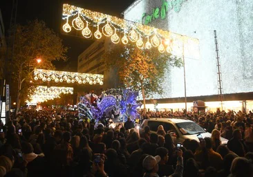 El horario de la Cabalgata de Córdoba pasa sin que aparezca la lluvia por la que se adelantó por primera vez en la historia