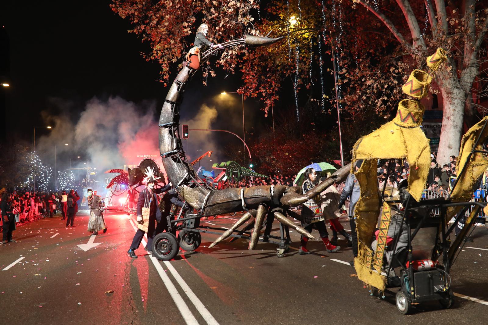 Los séquitos de los Reyes Magos desfilan por Madrid en la cabalgata