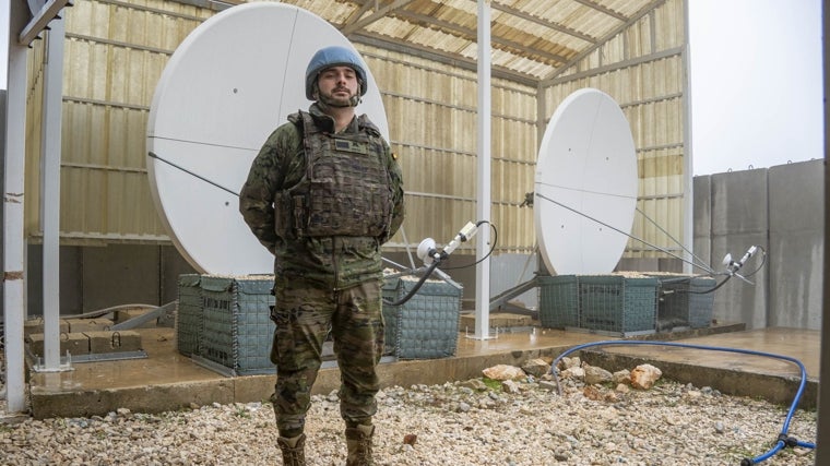 El sargento cordobés Nieto durante su misión en la zona de comunicaciones