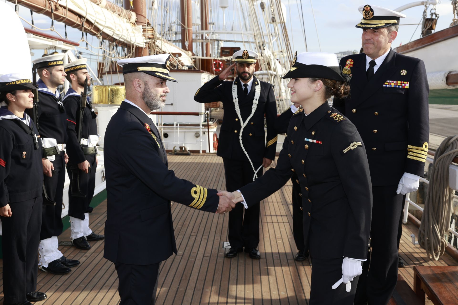 El embarque de Leonor en el buque escuela Juan Sebastián de Elcano, en imágenes