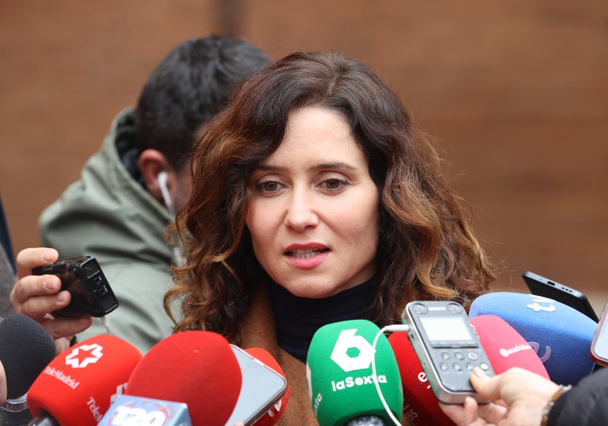 Isabel Díaz Ayuso, asiste a la toma de posesión del nuevo rector de la Universidad Politécnica de Madrid, Óscar García