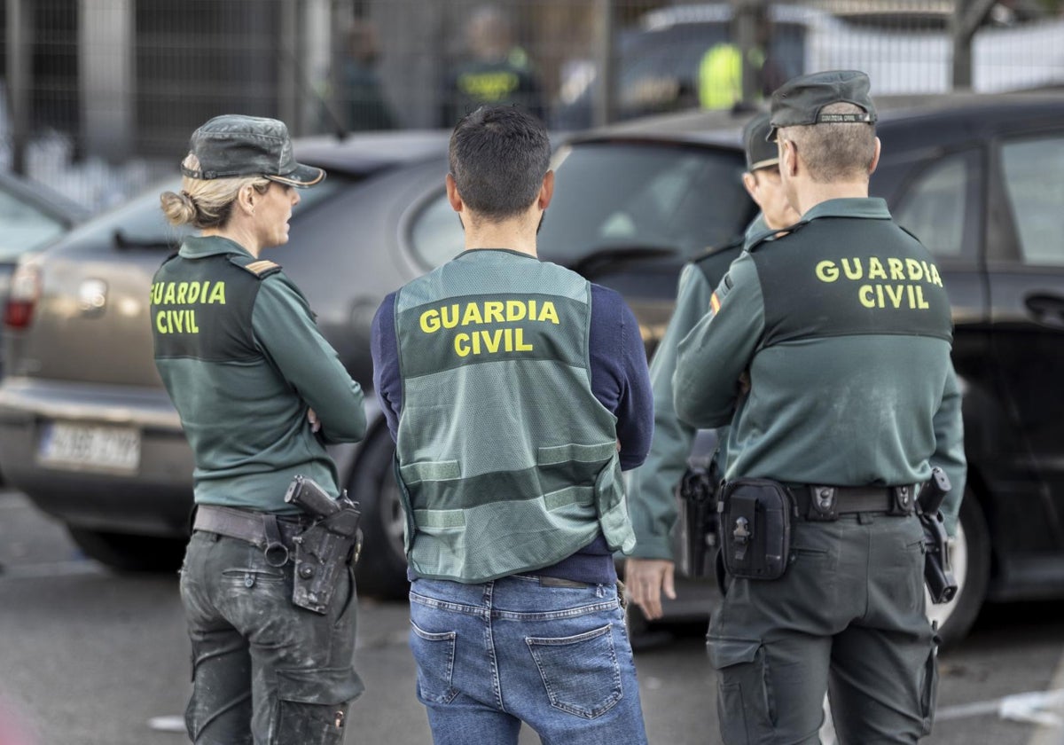 Varios guardias civiles durante una intervención en la Comunidad Valenciana