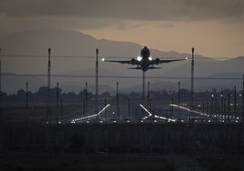 El presidente de la Diputación y el alcalde de Alicante claman contra el Gobierno: sin segunda pista para el aeropuerto y El Prat tendrá la tercera